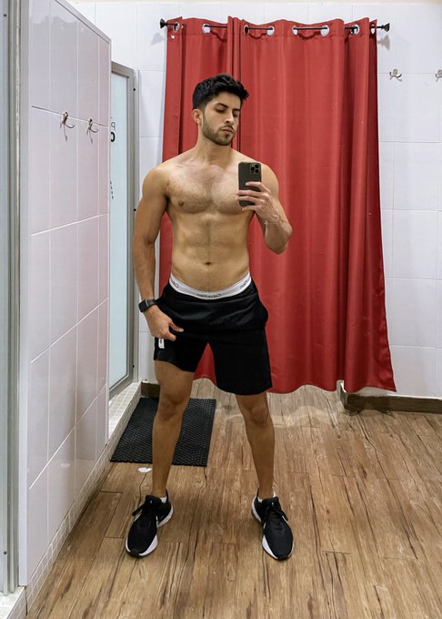 Que ganas de un encuentro en los vestidores https://t.co/vosAIGrFlC