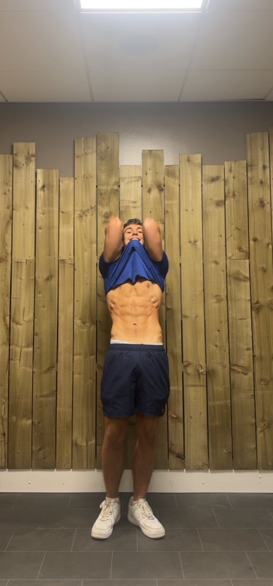 ShiftFN_'s tweet photo. Insane what 2 weeks on 900kcal and an hours of cardio a day will do https://t.co/cE28kWBh2R