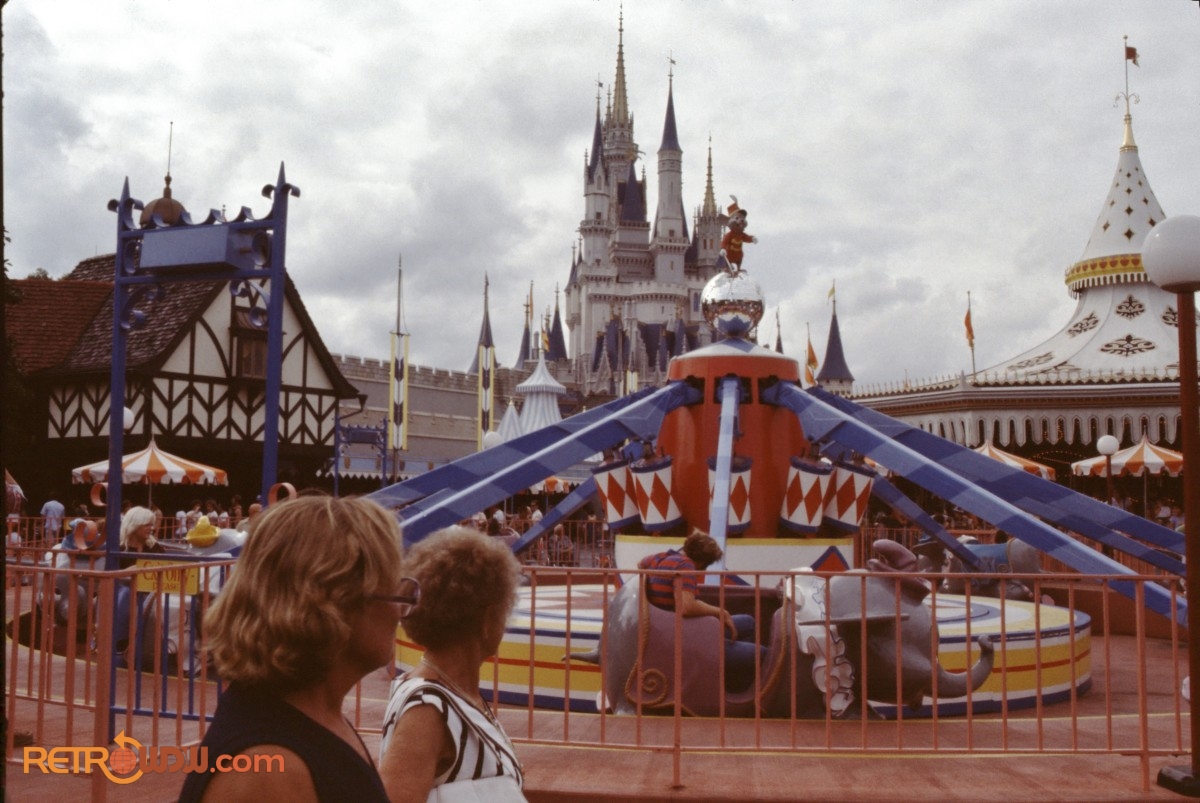 RetroWDWPhotos's tweet photo. 10_11_78-Dumbo-Fantasyland

More from our albums:
https://t.co/qWLmOML4NP

#RetroWDWPhotos https://t.co/uPQU1P85E3