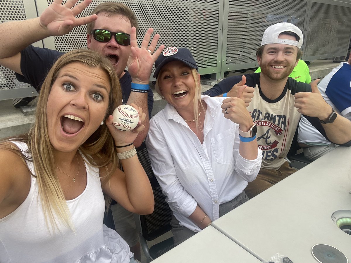 zach_porter3's tweet photo. Drinks on you tonight? @mattolson21 #holeinone #grandslam #braves @Braves https://t.co/qlItTiTGSm
