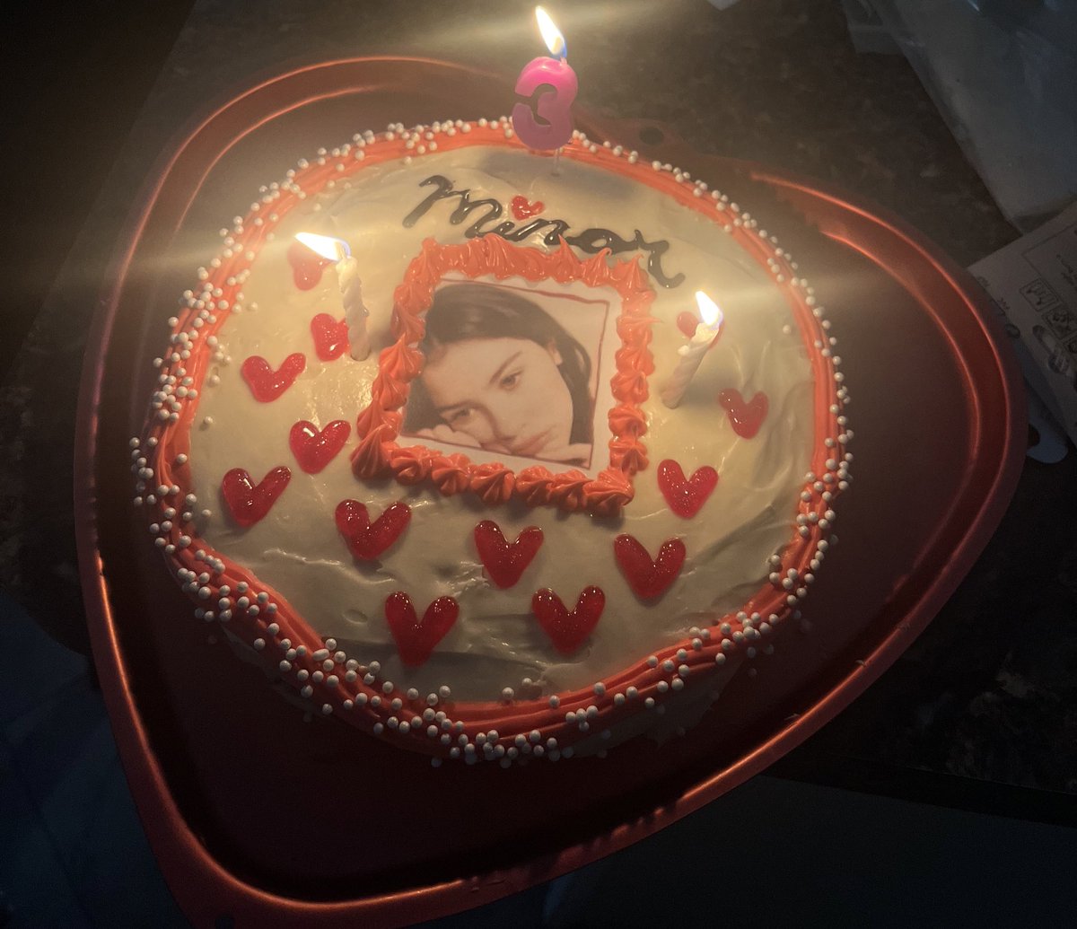 slut4sabrina's tweet photo. a very special album turned 3 todayyyyy:) #Happy3rdBirthdayMinor @gracieshq @gracieabrams https://t.co/v8SbTVUYBQ