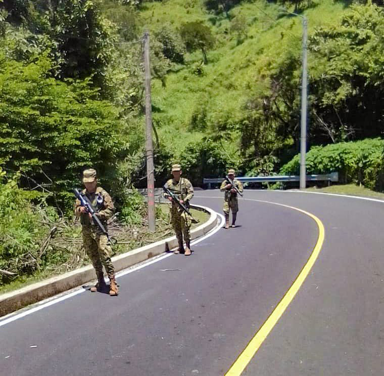 MartinezGuaje's tweet photo. Prefiero ver esto: a qué me detengan pandilleros por invadir su territorio 😎 https://t.co/xij2dLQzE0