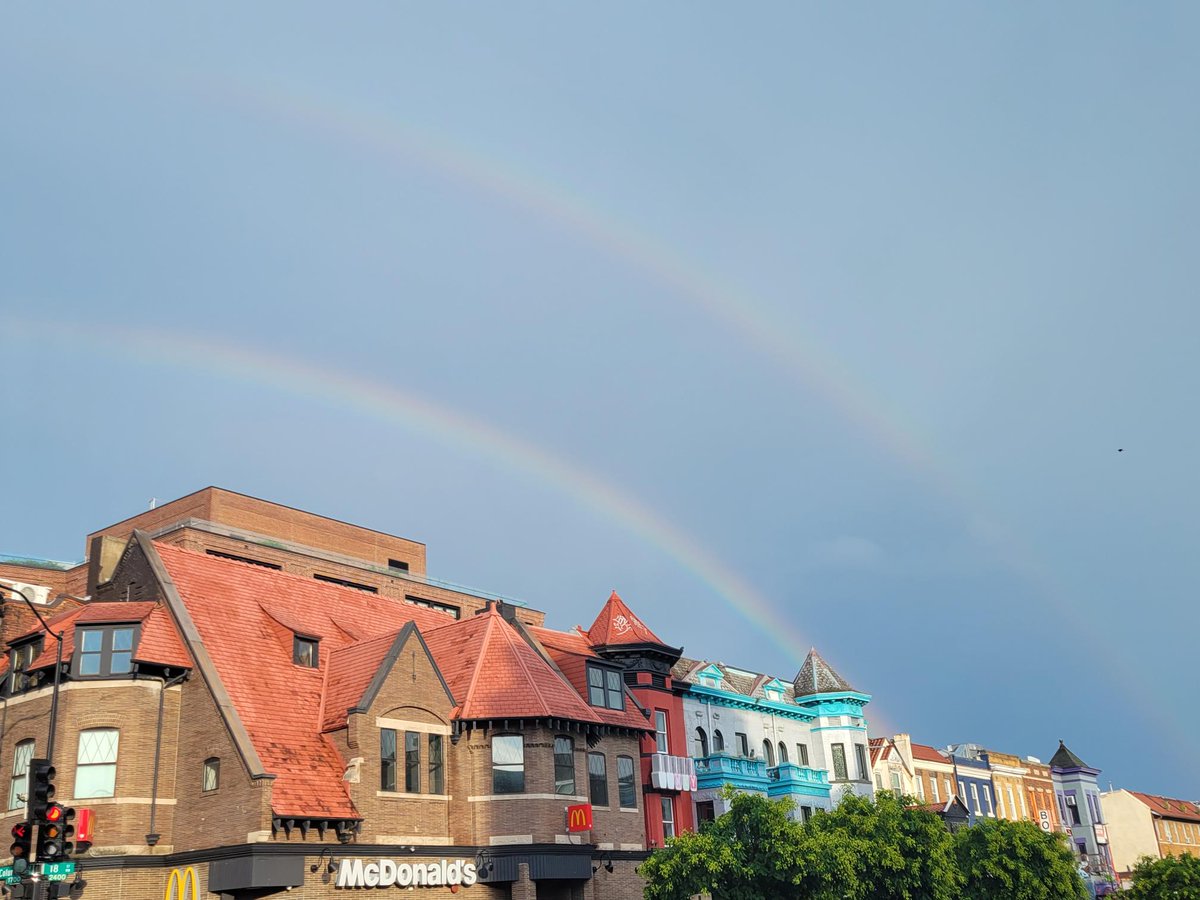 lmschroeter's tweet image. great sign for a Bon Weekend - love my 'hood #AdMo