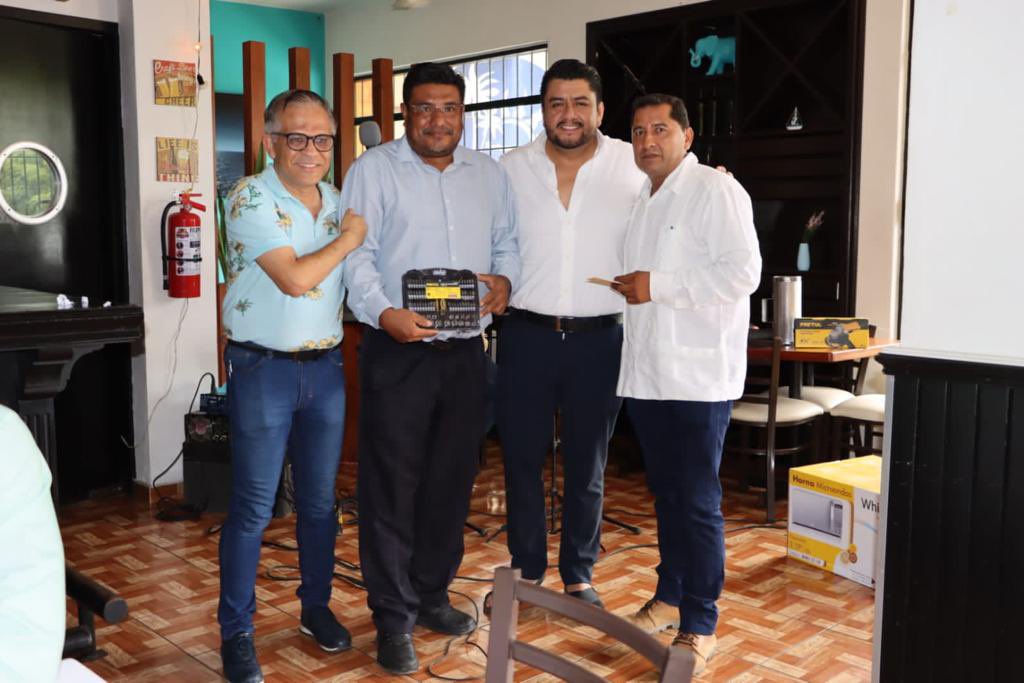 stpeidceo22_25's tweet photo. Agradecemos la presencia y logística del evento al delegado y coordinador regional. https://t.co/tHhcPE8FOO