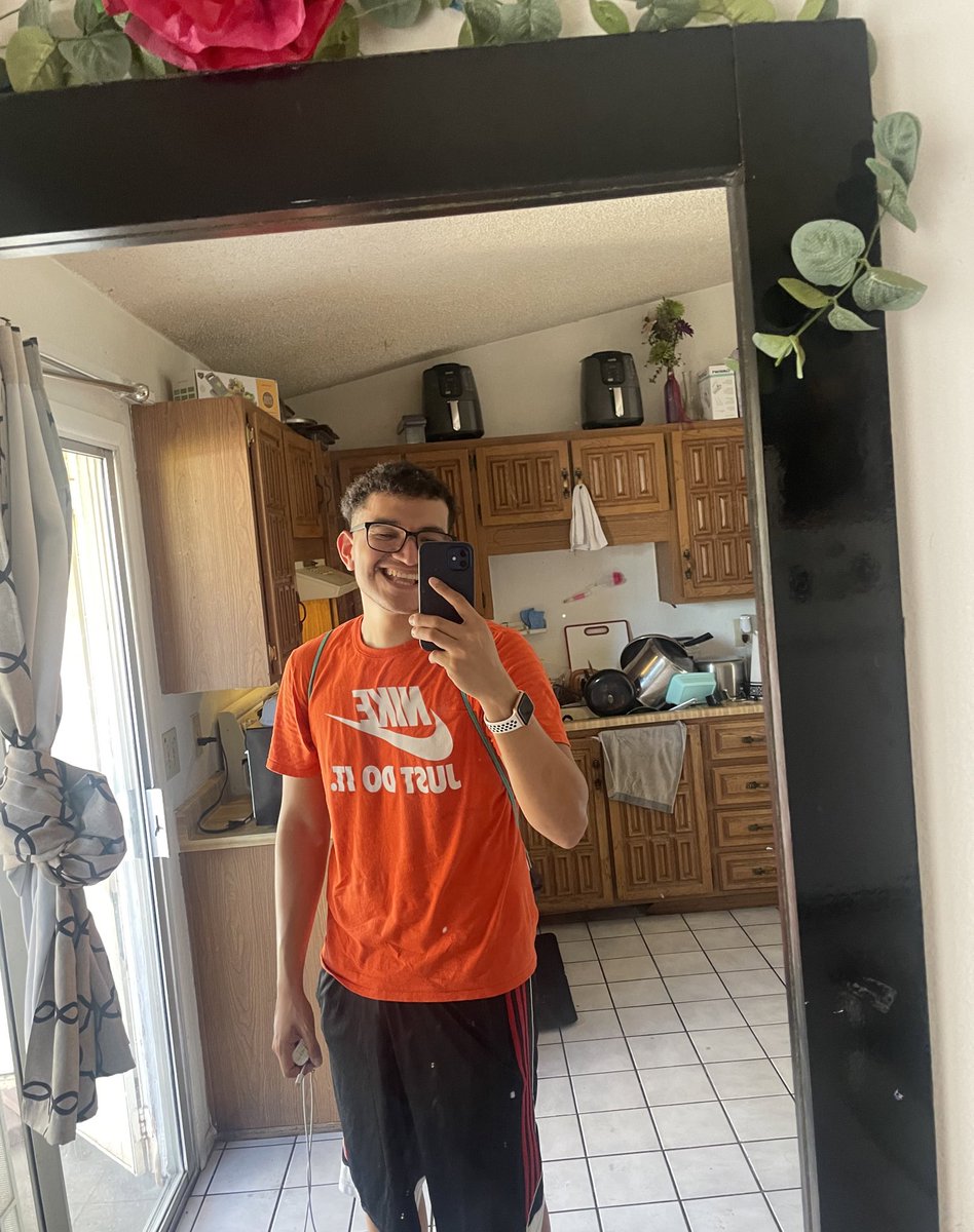 Por favor entrena, te hará mas feliz 🫡

Please workout, it will make you happy 🫡