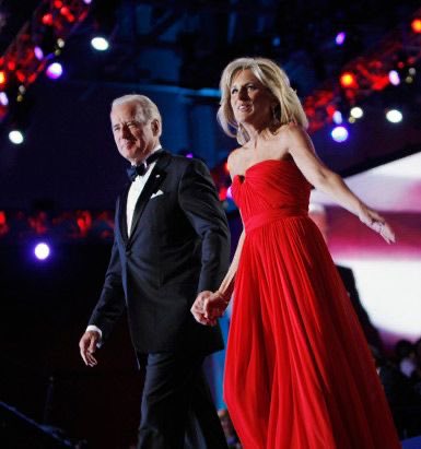 Happy Friday beautiful Resisters. Love this great picture of Mr. President &amp; First Lady ❤️