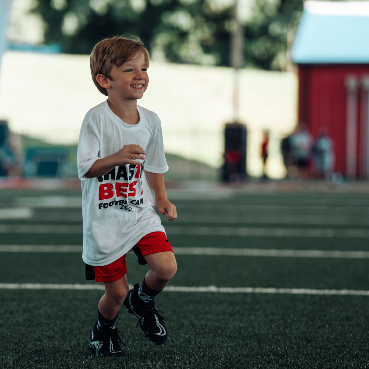 GHSCoachDillin's tweet photo. Thanks @RedElephant_FB for a great football camp this week! The boys loved it! 🔴🐘🏈🏆 #CHAS1NGBEST https://t.co/1QHVuvtrGw