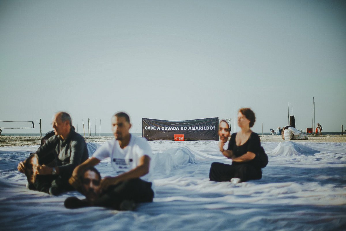 RafaelHBrit3's tweet photo. Yesterday (07/13) - The NGO @riodepaz, which I have the honor of being part of the team, held a protest on Copacabana beach in memory of the 5,000 missing people a year in the state of Rio de Janeiro, a portion killed by the state.

Some of my pictures
@antonioccosta_ | @riodepaz https://t.co/kACxOtwkud