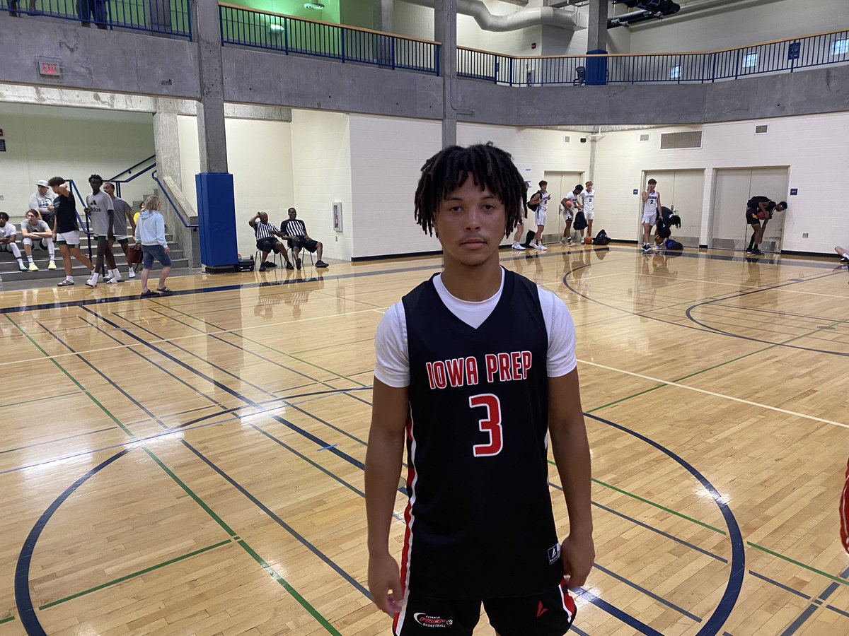 The duo of Matthew Darbouze and Jordan Canton did work in game one for Iowa Prep. Darbouze is a athletic two way prospect who has impressive scoring touch. Canton is an all around floor general who gets buckets. 

#PHHardWorkFinals <a href="/PHCircuit/">Prep Hoops Circuit 🏀</a>