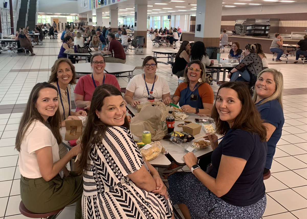marymoss78's tweet photo. Great week of B.E.S.T Mathematics in Sarasota with the BEST co-facilitator @TStorin  and the BEST Math participants @Depicmath @sfarrar001 @NathanHowe #THEbestteamever @EducationFL @leadlearnpasco        #FLBESTjourney https://t.co/JGgYqd0Cvu