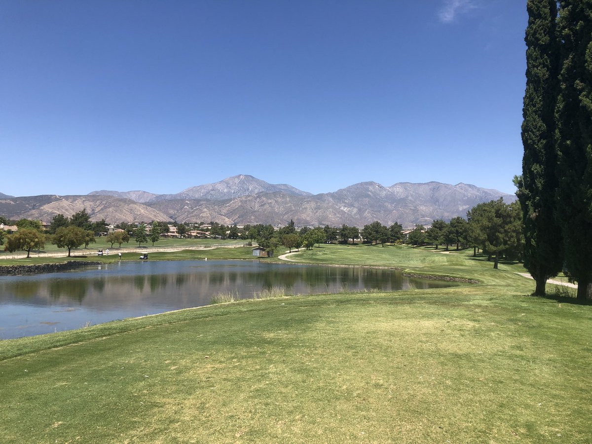 kjohnsonjr9293's tweet photo. Hot out there but a nice day for golf! https://t.co/WrlDSThmI7