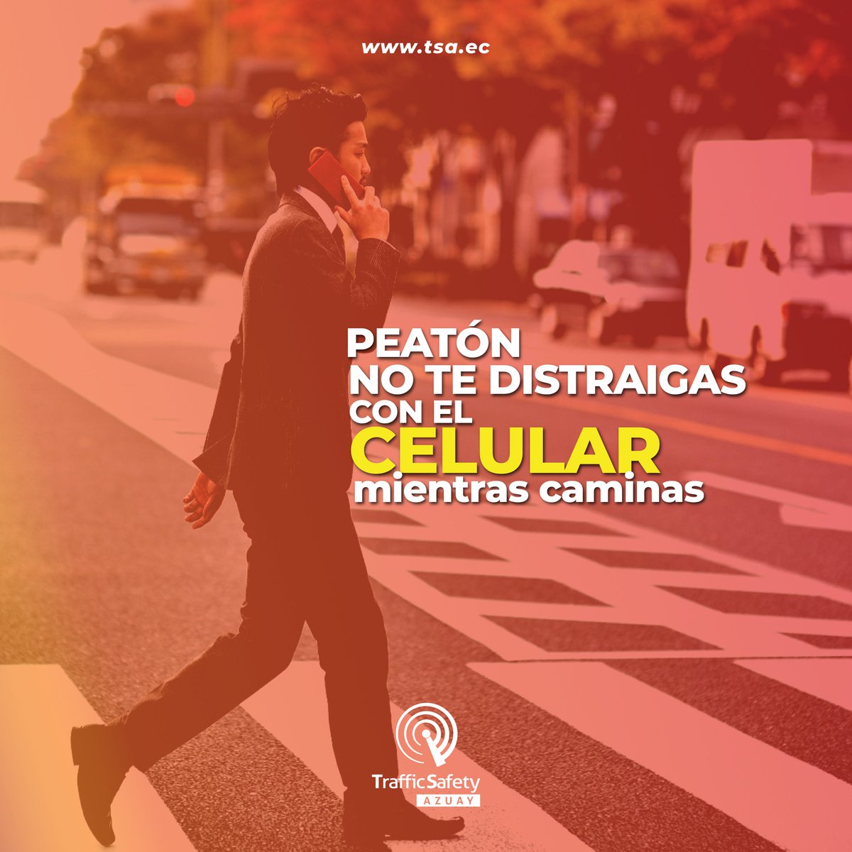 tsazuay's tweet photo. 📴👀 No te distraigas con el celular mientras caminas. Mantén tu atención en el entorno y evita accidentes. #PeatonesResponsables https://t.co/TF5JonTYjY