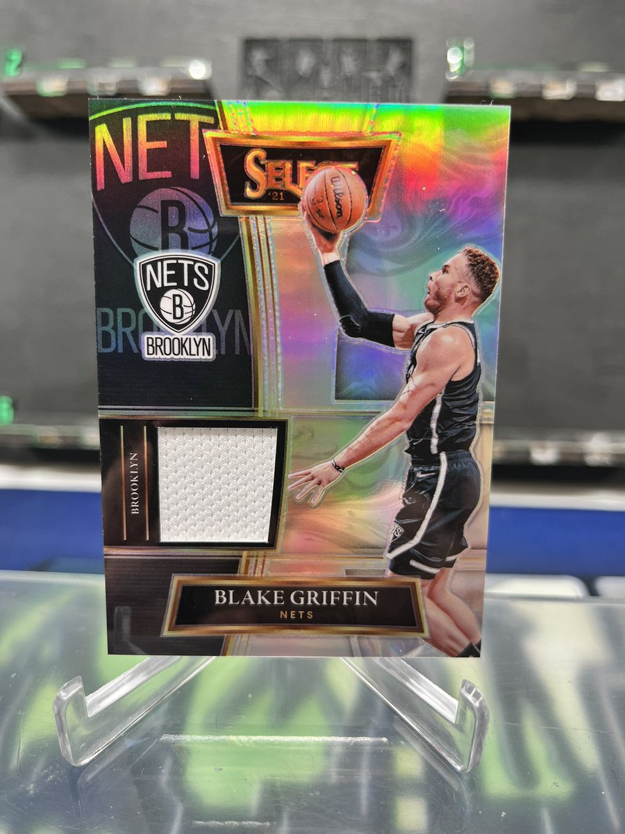 Quickie!  The final night

Prizm

$2,  take both Blake Griffin Patches for $3 https://t.co/XuBsA2qdtx