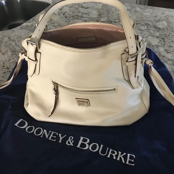So good I had to share! Check out all the items I'm loving on <a href="/Poshmarkapp/">Poshmark</a> from @JeanettePeat #poshmark #fashion #style #shopmycloset #dooneybourke: posh.mk/4LNreG9mrBb