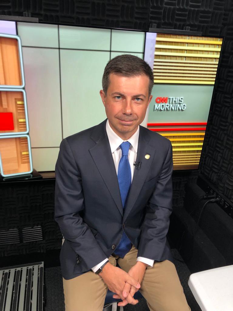 StudiGo_LLC's tweet photo. "We're doing everything we can in the long term fight against climate change to stop [disruptions] from getting any worse."
@USDOT @SecretaryPete #Buttigieg, seated in the mobile @StudiGo_LLC van, speaking on @CNNThisMorning
#FanOfTheVan https://t.co/fsN9rEsdvI