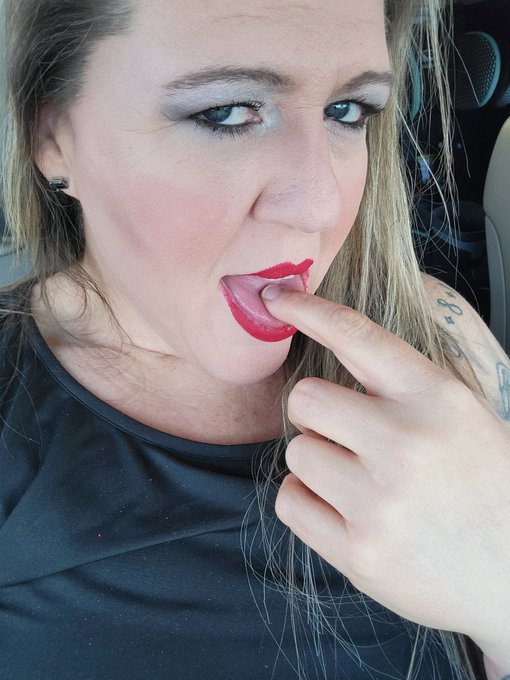 I'm thinking you should cum on my tongue  https://t.co/q97QhewcoW https://t.co/LcY3LOexsc<a href="/tag/mvsales"class="tags"><span>#mvsales</span></a>