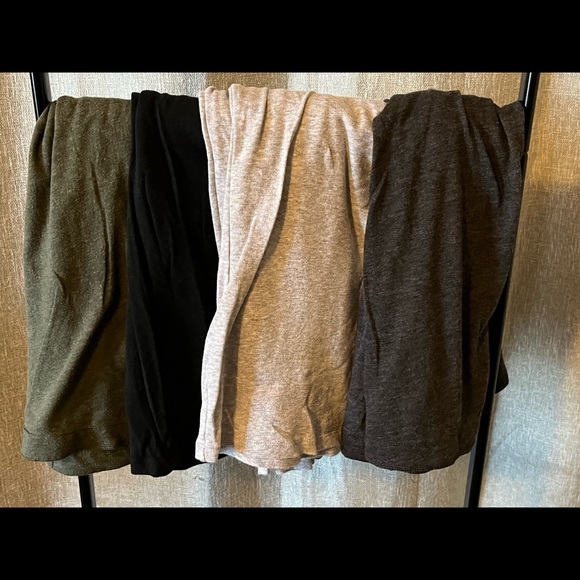 sallisingleton's tweet image. So good I had to share! Check out all the items I'm loving on @Poshmarkapp from @colleenkyle1 #poshmark #fashion #style #shopmycloset #gap #adidas #levis: posh.mk/IoIdL4fnrBb