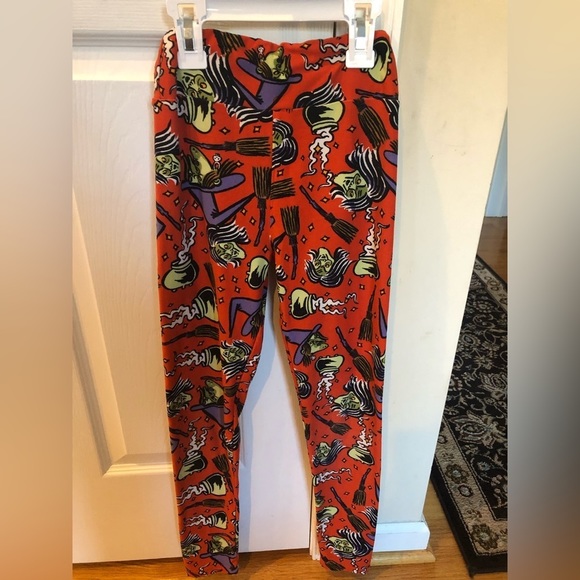 SwaggerSuite's tweet photo. So good I had to share! Check out all the items I'm loving on @Poshmarkapp from @I_Am_Dreamz #poshmark #fashion #style #shopmycloset #lularoe #homeinteriors #calvinklein: https://t.co/SBSZmlLoyK https://t.co/DRibfLE0fX
