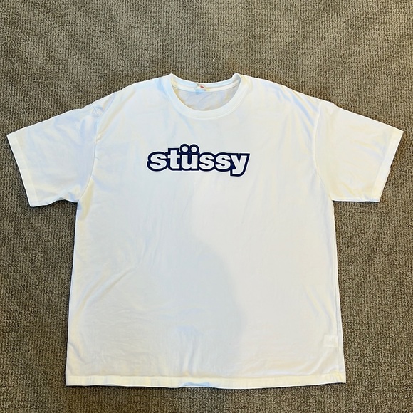 ErnEDITS's tweet photo. So good I had to share! Check out all the items I'm loving on @Poshmarkapp from @eladyjapan #poshmark #fashion #style #shopmycloset #stussy #loewe: https://t.co/liqZxpOKZe https://t.co/C9uxaOEHqr