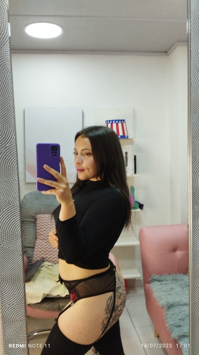 Let's get this naughty party started right now! 👉 stripchat.com/Carolina_Six/f… #stripchat #stripchatlive