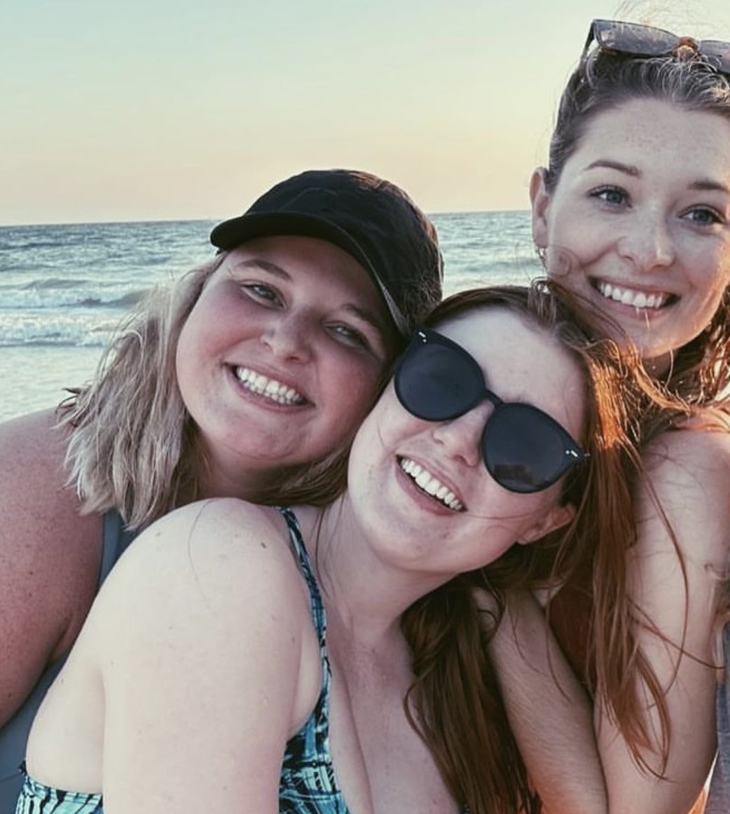 ashleygrace13's tweet photo. @erastourticketz ME, @just_brooklynb and @itserintoomey https://t.co/9AMklbZzpW