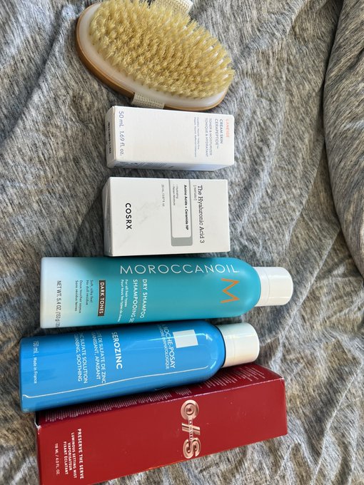 My prime day came in and i spoiled my body for my birthday this year. I also got a little bar table for