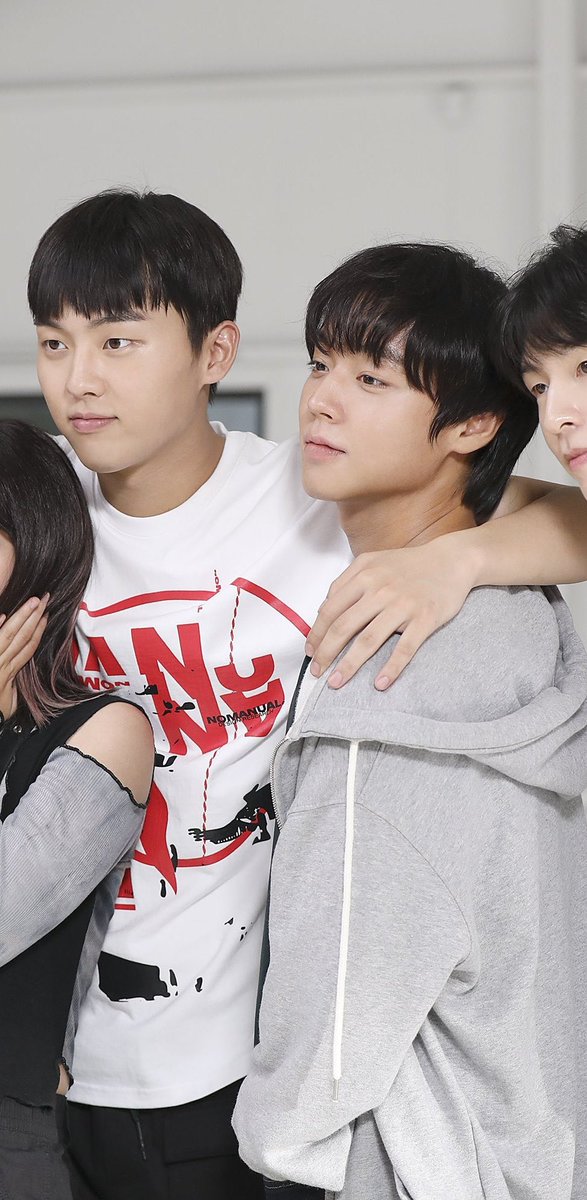 Camellia_APT's tweet photo. 수시모닝❤️ https://t.co/VTnaIg1LpR