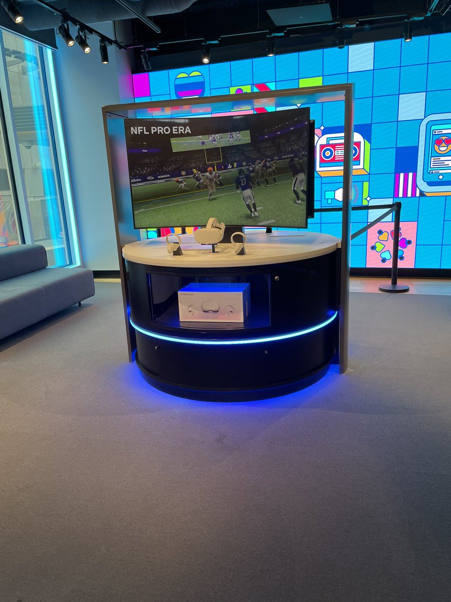 JordanSmithNTX's tweet image. Come check out #ATTEXP as we had @Meta come out and install @MetaQuestGaming station that we now offer in store! Come out and try the demo over at the @ATTDistrict!