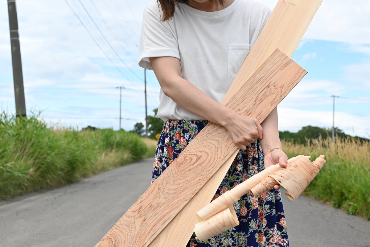 up_HOKKAIDO's tweet photo. ワークショップはヒノキとオーストラリアヒノキのカンナ屑🫶
ヒノキはヒノキ風呂作った時の端材♨️
オーストラリアヒノキはウッドデッキの廃材をきれいにしてからカンナ屑にしてます💓

𖤘ZENIBZKO FES2023
7月16日(日) 12時〜19時
7月17日(月) 10時〜17時
𖤘光超寺駐車場（小樽市銭函2丁目6-1） https://t.co/BslHHfTc4f