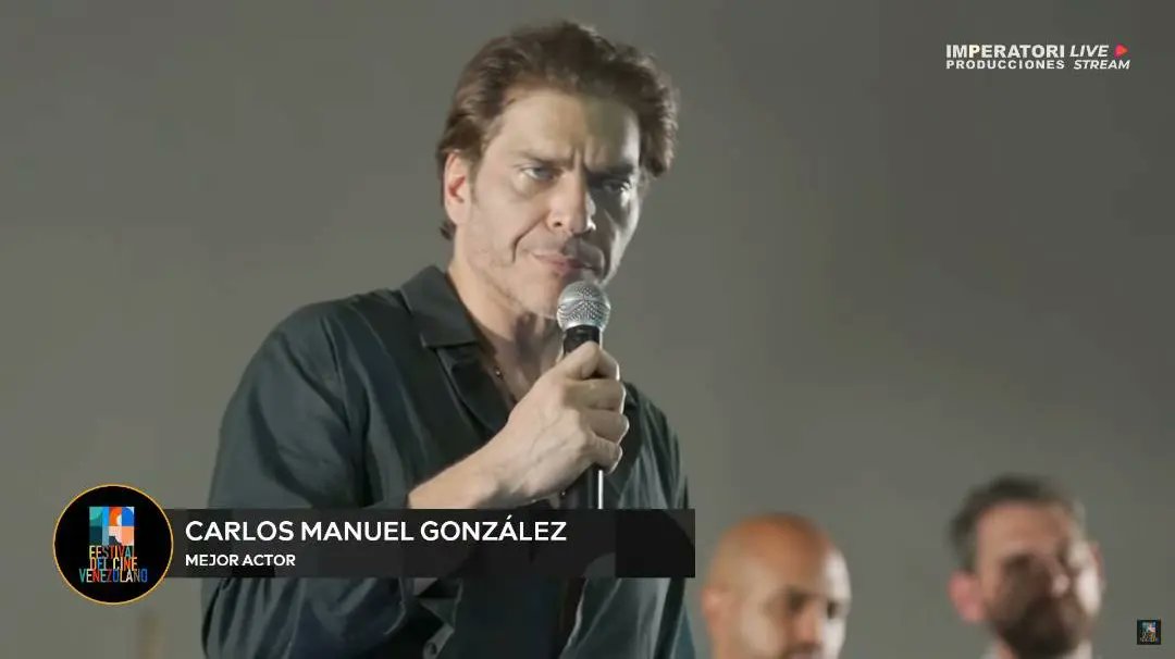 Gran_Cine's tweet image. La sombra del sol @lasombradelsol 
se presentó exclusivamente en
#19FestivalCineVenezolanoMérida.
Ganó el gran premio:
Mejor Opera Prima.
¡La película es hermosa, brutal!
El público alucinó en su presentación. Impresionante las reacciones. 
¡Toca el alma, se los digo de corazón!