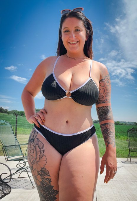 strawberryvvxx_'s tweet photo. Help me boost my Twitter account!
1: Retweet my post
2: follow my twitter
3: PM me the word "Squirt" to get 10 nude photos and 3 videos for free.

Visit my site for free subscription:
https://t.co/BRB3J8Lc79 https://t.co/bwwfqwNdHq