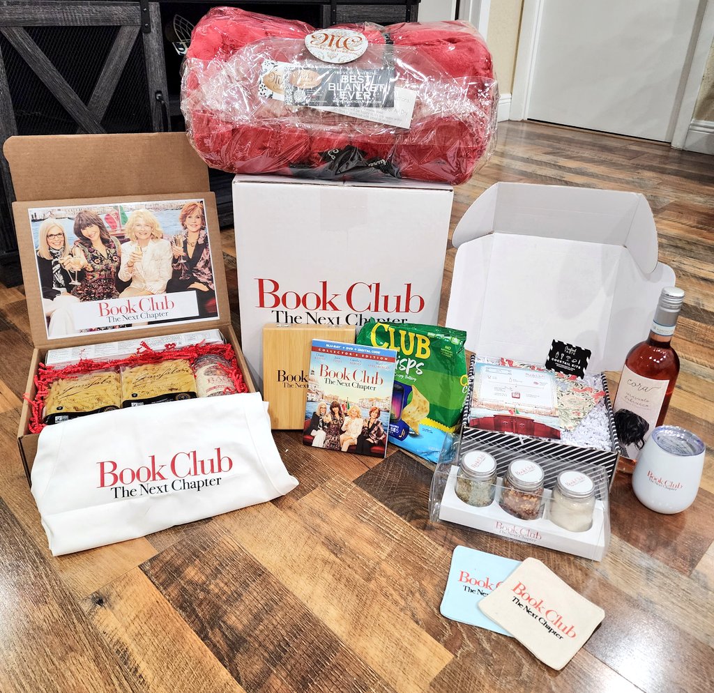 Tonight's plans: dinner &amp; a movie...I am excited!

Did you know that the <a href="/bookclubmovie/">The Book Club</a> is now available to own in a special Collector's Edition with all-new exclusive bonus content?

Thank you <a href="/uniallaccess/">Universal All-Access</a> for sending over these fabulous #BookClub gifts