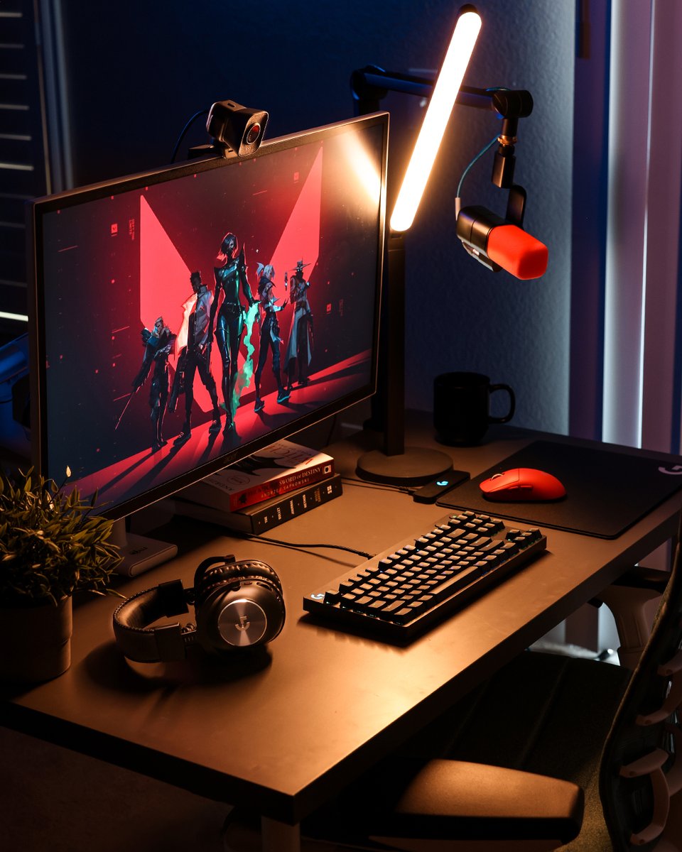 LogitechG_ANZ's tweet image. One setup to rule them all. 🏆

Outfitted with the #PROX2 Wireless Headset and #PROXSuperlight, take a look at this full G setup, built for pros. 💪