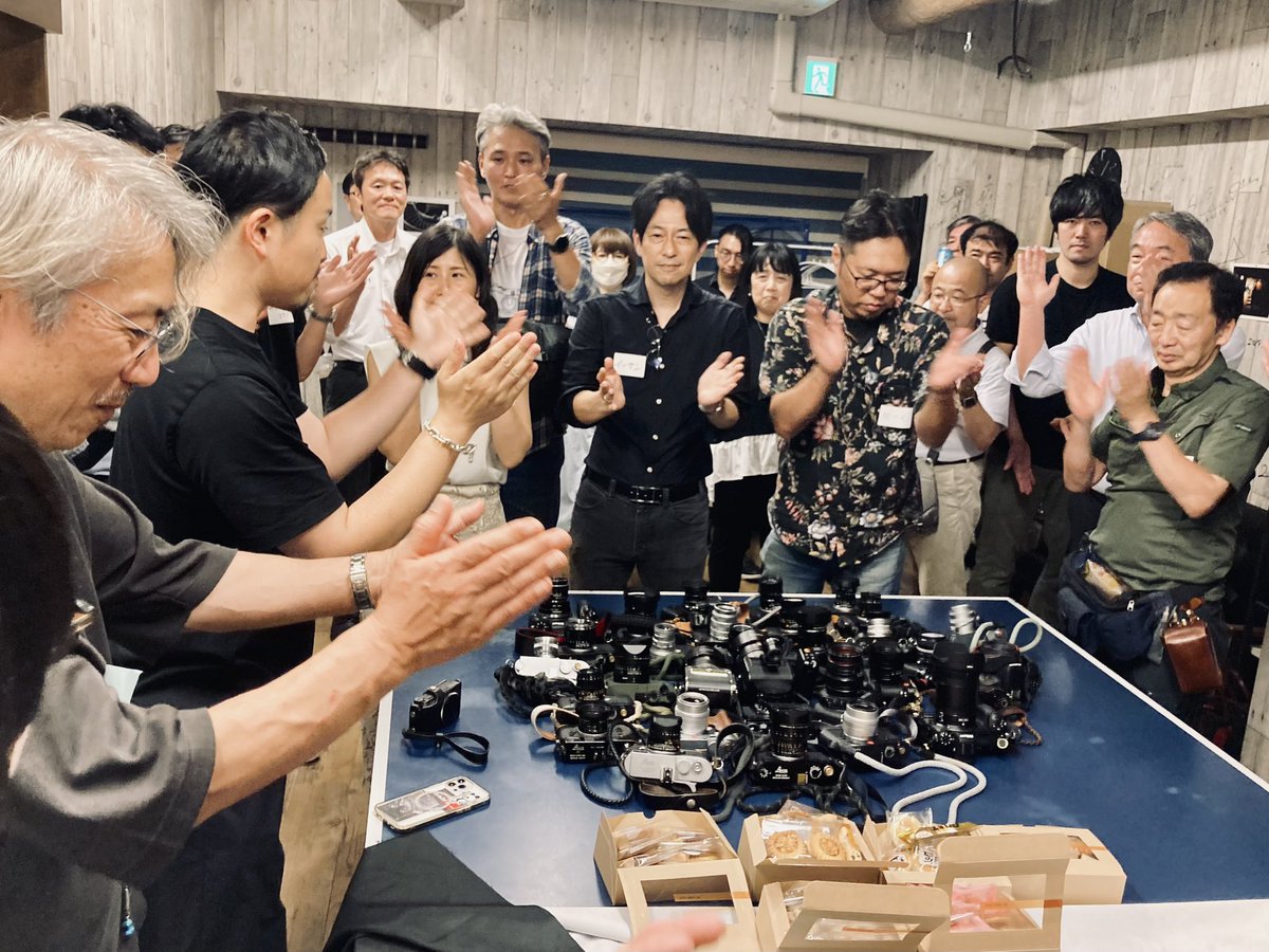 MarikoTsukamoto's tweet photo. 昨日はカメラを愛する人々の集い #monobase にお邪魔しました🤗
お店で会ったことある方とも初めましての方とも、沢山お話できて楽しかったです。参加者の皆様、会場運営してくださったHubaseの皆様、ありがとうございました🌼
また来週…ではなく、数ヶ月内に第二回目が開催されるようです! https://t.co/h48YkQt6M4