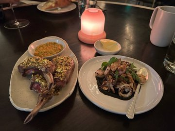 vilicious3's tweet photo. 🥂🥂At dinner tonight, Ms. Melin asked me, can I finish these two plates of food? Haha, in the face of such delicacies, I just want to tell her, let’s have two more https://t.co/CQ5wZ3IGZB