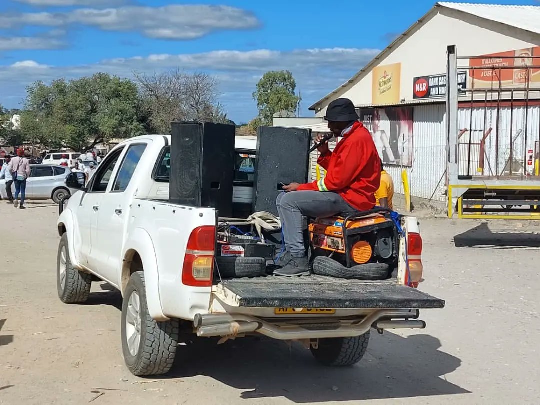 OnPointMedia4's tweet photo. Reminding The Community to keep preventing the spread of Cholera.
KNOWLEDGE IS POWER!!
🔴🔴🔴ATTENTION 🔴🔴🔴
15/07/2023
Awareness Campaign on Cholera at Beitbridge Urban
Facilitator @LloydMungoni
#AwarenessCampaigns #PASystemHire #events #RoadShow2023 #facilitator https://t.co/nutEgS8ssj