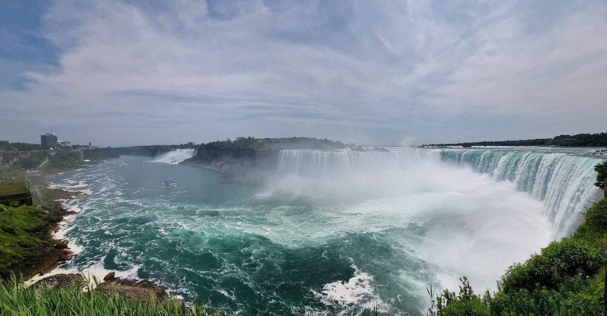 #ACL2023 <a href="/aclmeeting/">ACL 2025</a> was a success on a professional and personal level!
I loved meeting again with old friends and making new ones, and was honored to present in front of this audience! See you all at the next conference 👋
Also thanks to the amazing #Toronto for hosting us 🤩