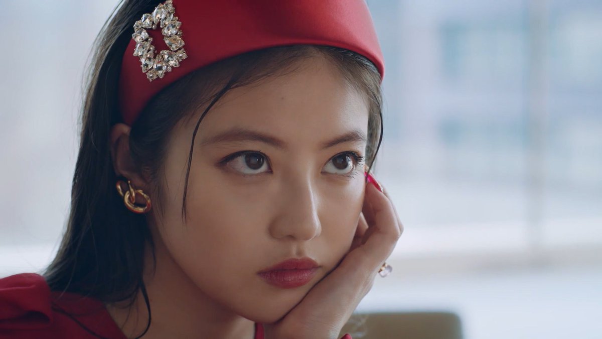 얼굴로 인해 이 빡센 스타일링이 보이지 않는다는게 이런거구나 체험중