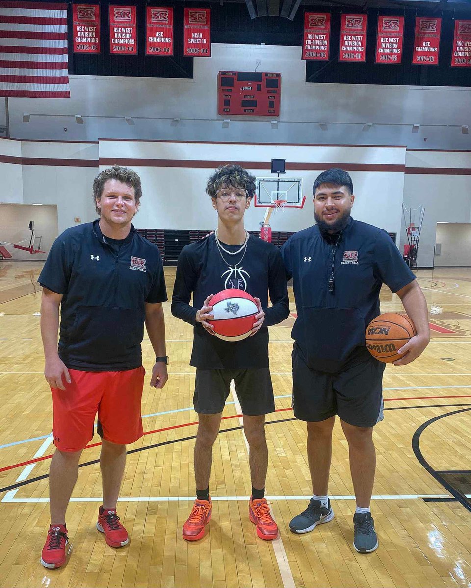 JoshuaRodd22's tweet image. Thank you @xavwebb22 @lopezjake02 @SRSU_MBB  for having me at your Elite Basketball Camp. I look forward to implementing the techniques you shared into my game #4to1 #BrandEm