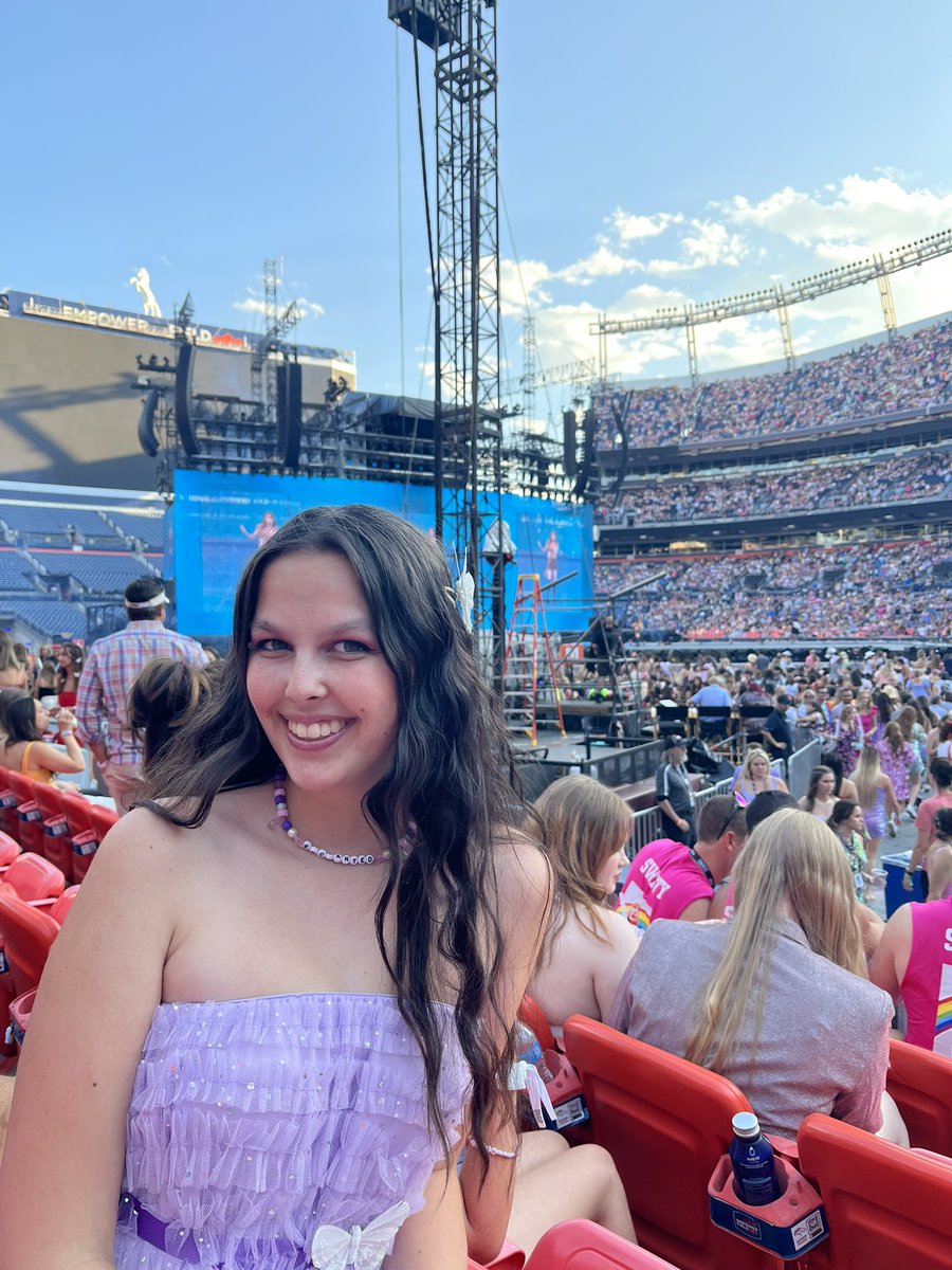 hayleygingles's tweet photo. @taylornation13 My “Wildest Dreams” have come true!! #DenverTSTheErasTour #DenverTheErasTour https://t.co/TTCJgPJppx