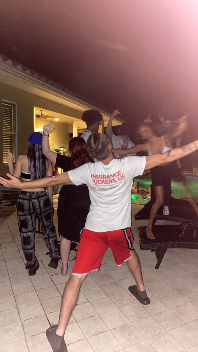 WeFuckHarder's tweet photo. https://t.co/ixUYw0j5ye https://t.co/jI7sT6Vgma