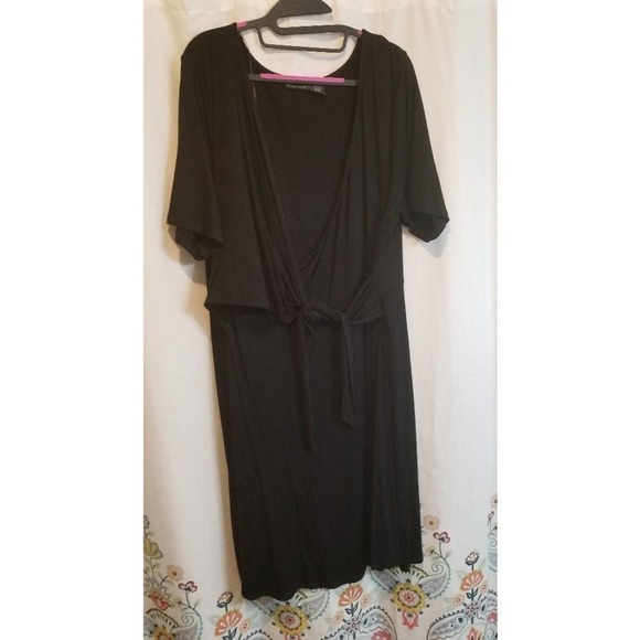 So good I had to share! Check out all the items I'm loving on <a href="/Poshmarkapp/">Poshmark</a> from <a href="/Rtpokego/">Rebecca Thomas</a> #poshmark #fashion #style #shopmycloset #tahari: posh.mk/ob6fDaprrBb