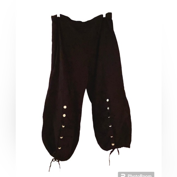 So good I had to share! Check out all the items I'm loving on <a href="/Poshmarkapp/">Poshmark</a> from <a href="/artbuydesign/">danielle henshaw</a> #poshmark #fashion #style #shopmycloset #cecconipiero #styleco #tulip: posh.mk/rfVQpUorrBb