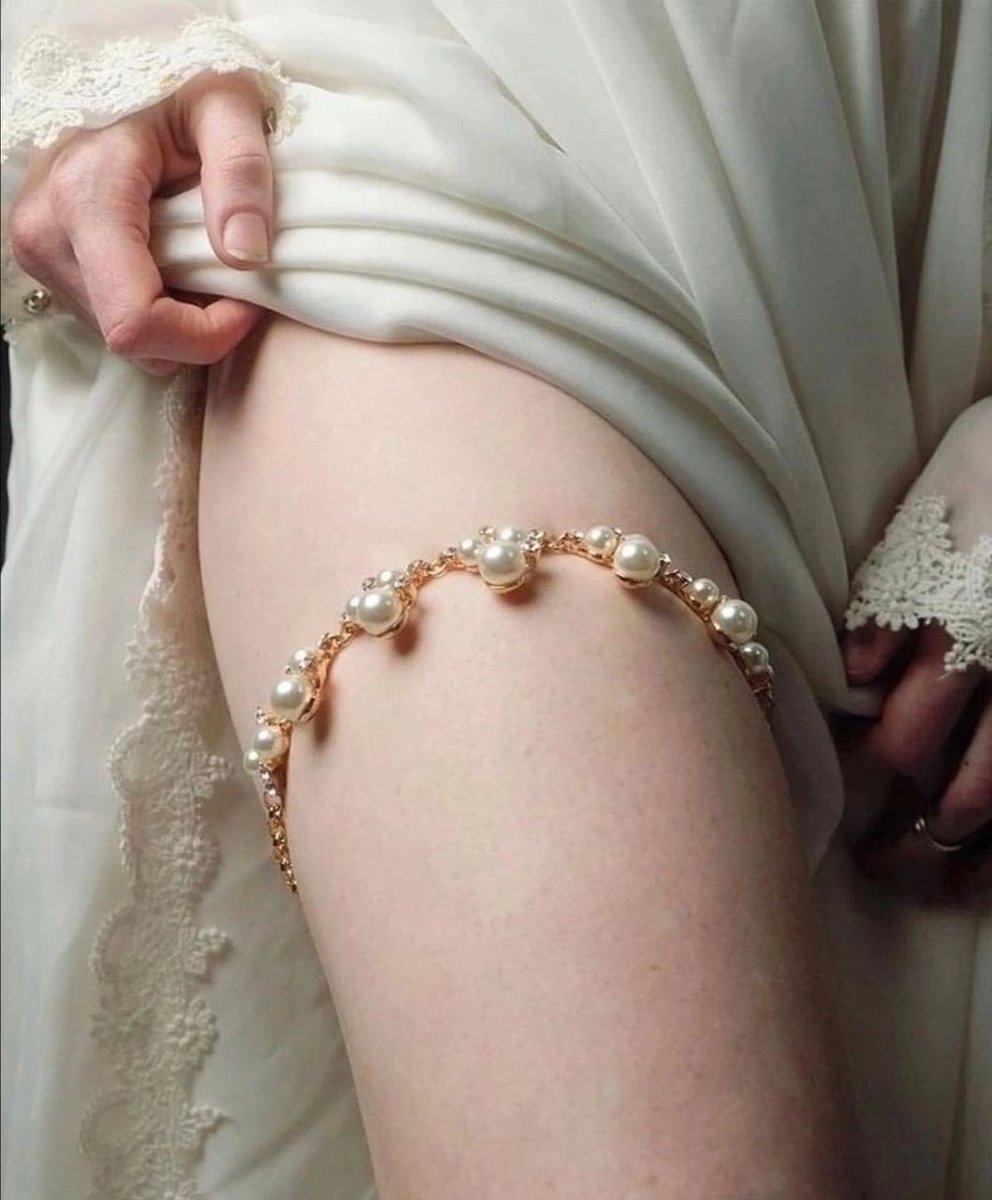 ذات الرداء الأحمر💕 (@monica_mauice) on Twitter photo 