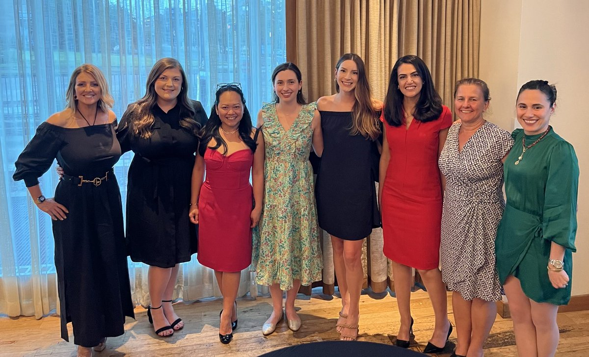 girlceppa's tweet photo. @iu_ctsurgery women of CT Surgery! 😍#ilooklikeasurgeon #TheFaceofCTSurgery @WomenInThoracic @IU_Surgery https://t.co/rZtTDWJF3U