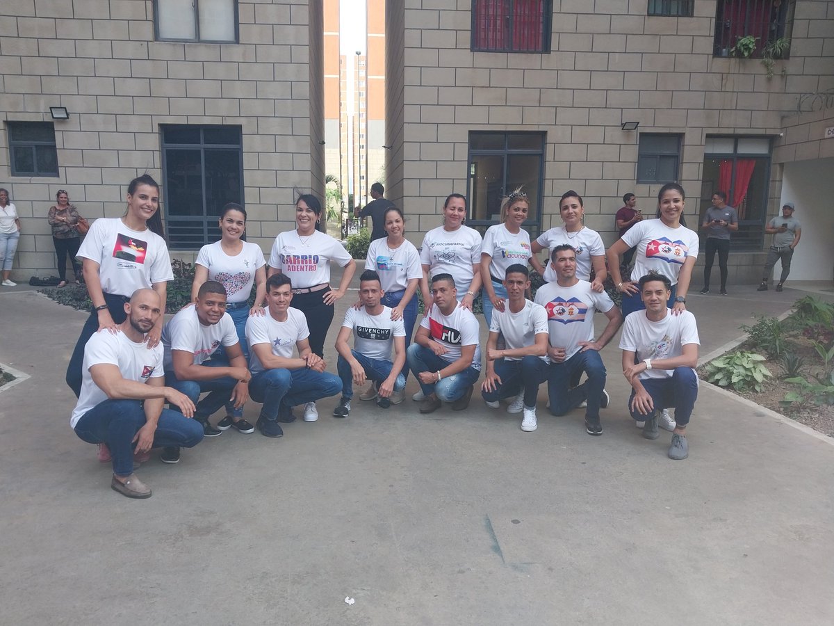 Excelente intercambio con ruedas de casino de academias venezolanas. Seguimos por el primer para lugar para Distrito Capital en el 3er Festival de Artistas Aficionados a las Artes. #70Moncada #CubaPorLaVida #ConTodosLaVictoria