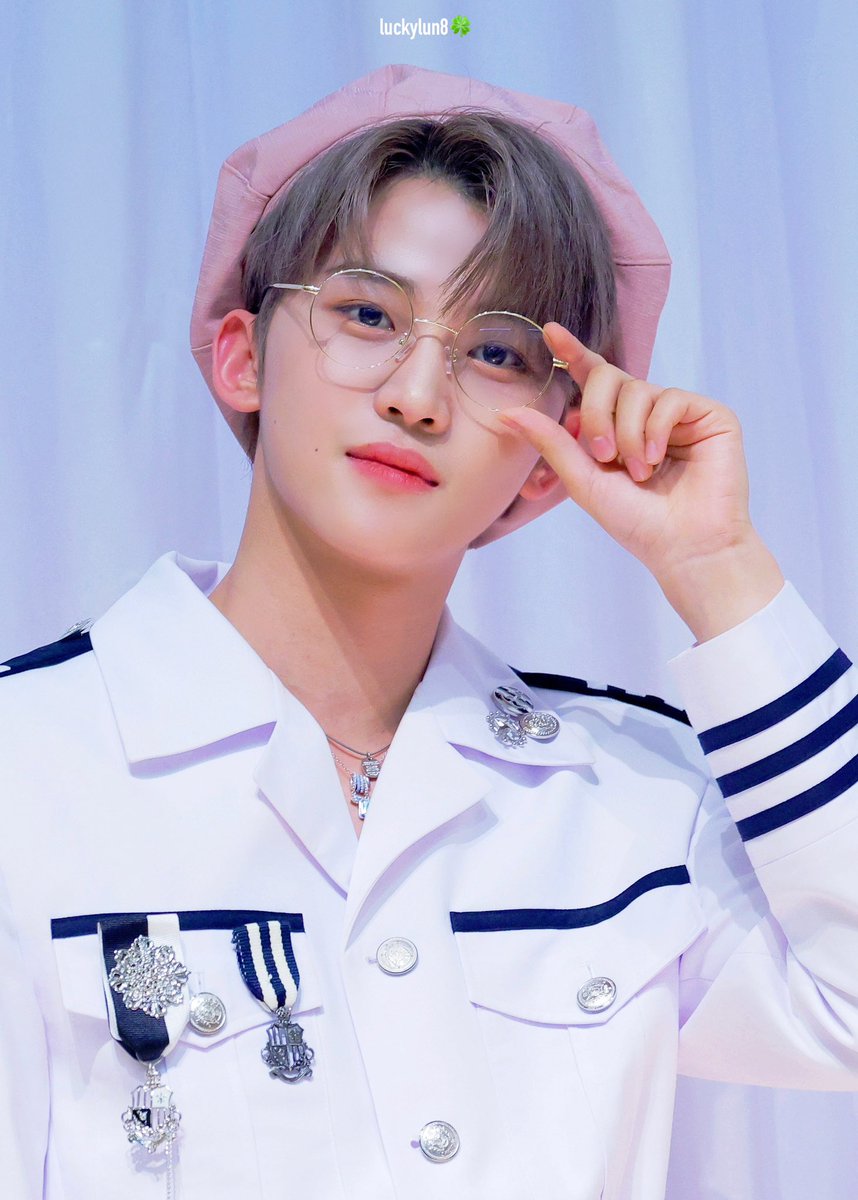 230714 위드뮤 대면 팬싸 🐚

#루네이트 #도현 #LUN8 #DOHYUN