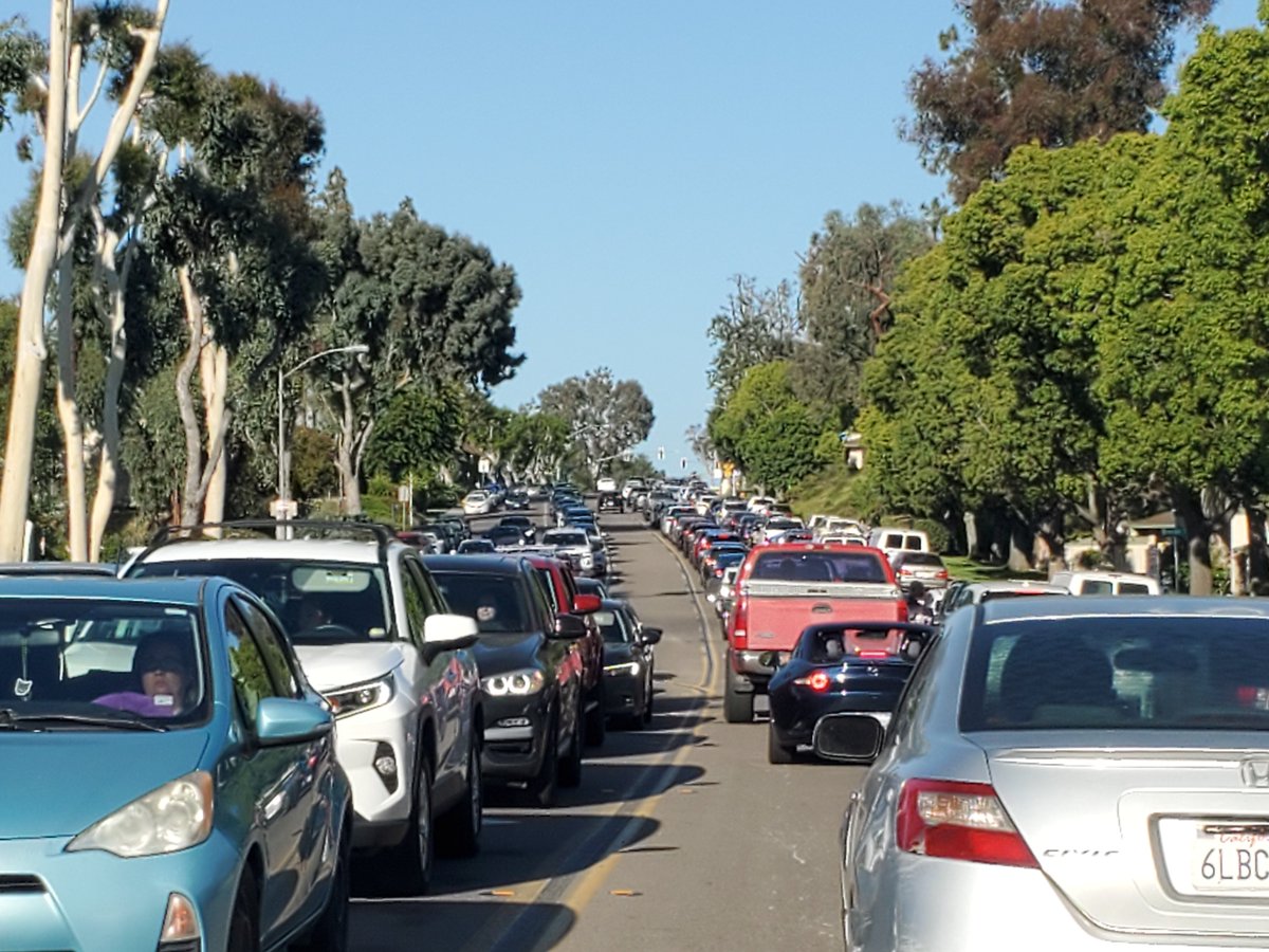 The_Tommy_Hough's tweet photo. Total #Traffic misery in #MiraMesa as an oil truck rolled over on southbound I-15 at #Miramar Rd. This one pinch point has cascaded into colossal backups on #SurfaceStreets into #ScrippsRanch. We're the biggest community in the city, yet still the most #Transit poor. #TrolleyNow https://t.co/k2ii4Bf4BL