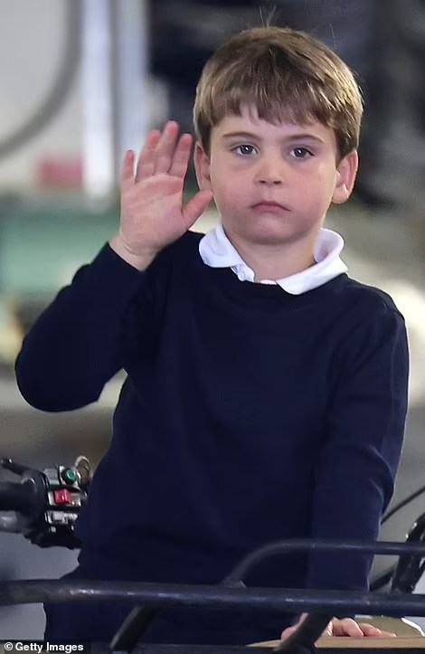 BrutusMaximusX's tweet image. #RIAT2023 #RoyalFamily 
Prince Louis
The WASNT ME Look