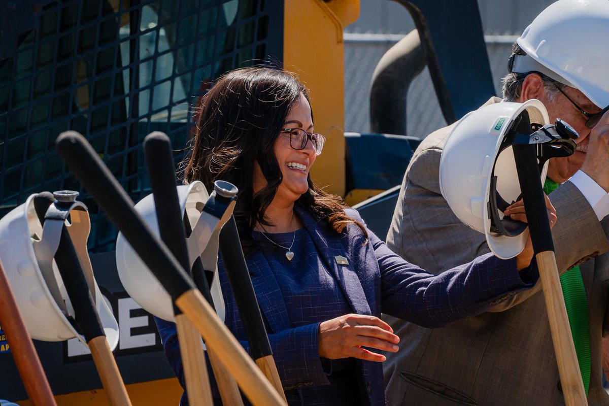 Eisenhower High School welcomes it’s newest Principal, Kristal Henriquez-Pulido to the helm! 

Mrs. Henriquez-Pulido has worn many hats at EHS… from former Student, Coach, Teacher, AVID Coordinator, Yearbook Coordinator, ASB  Director to Administrator!

Congratulations!!